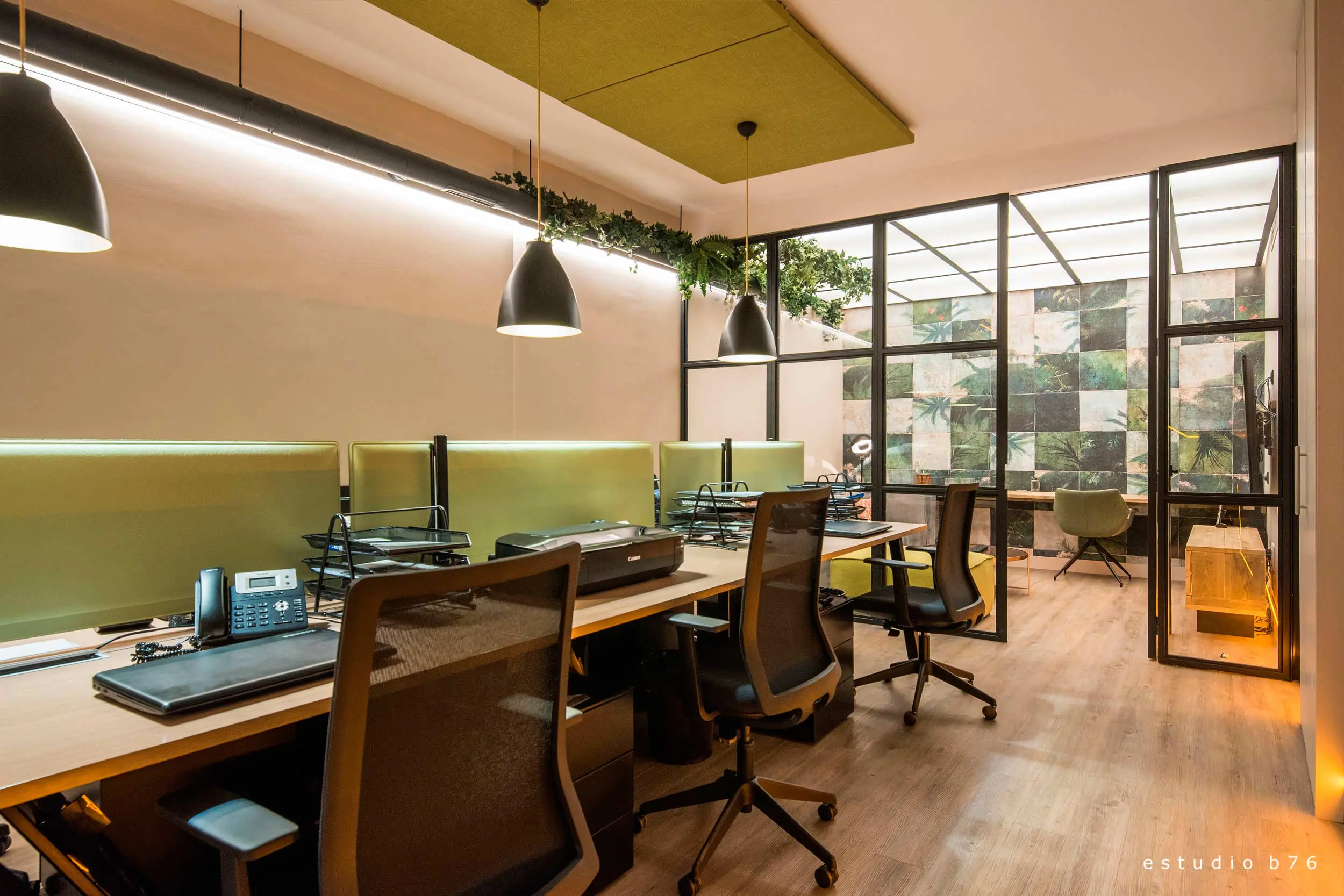 proyecto y construcción agencia retail state 