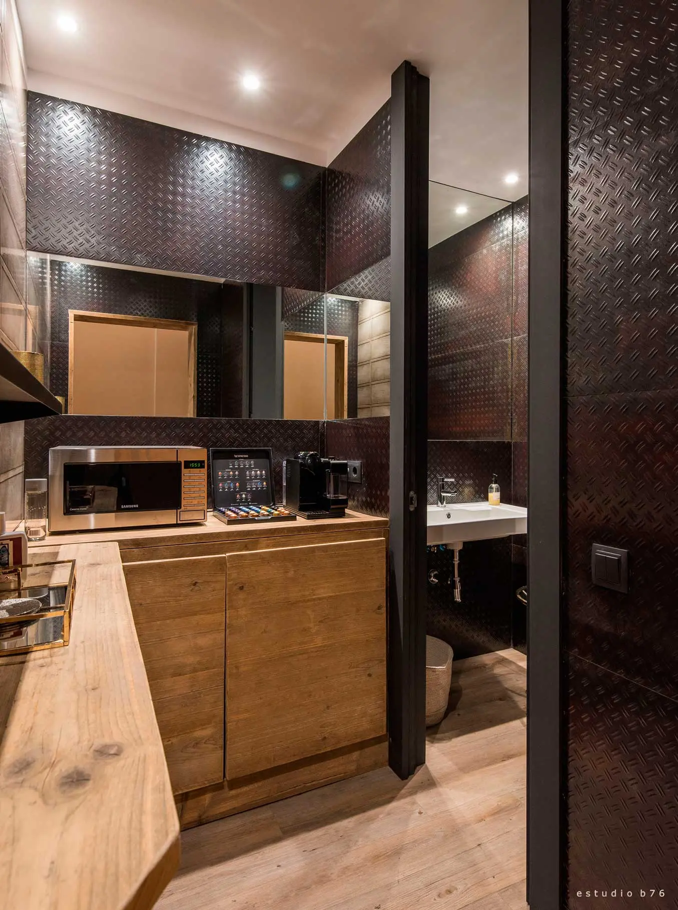 proyecto y construcción agencia retail state 