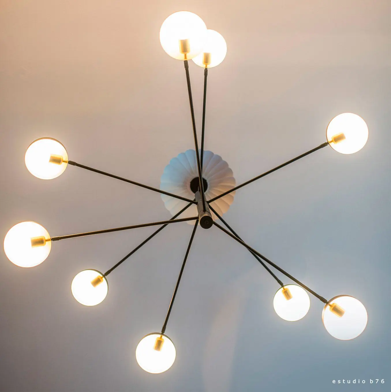 proyecto y construcción agencia retail state 