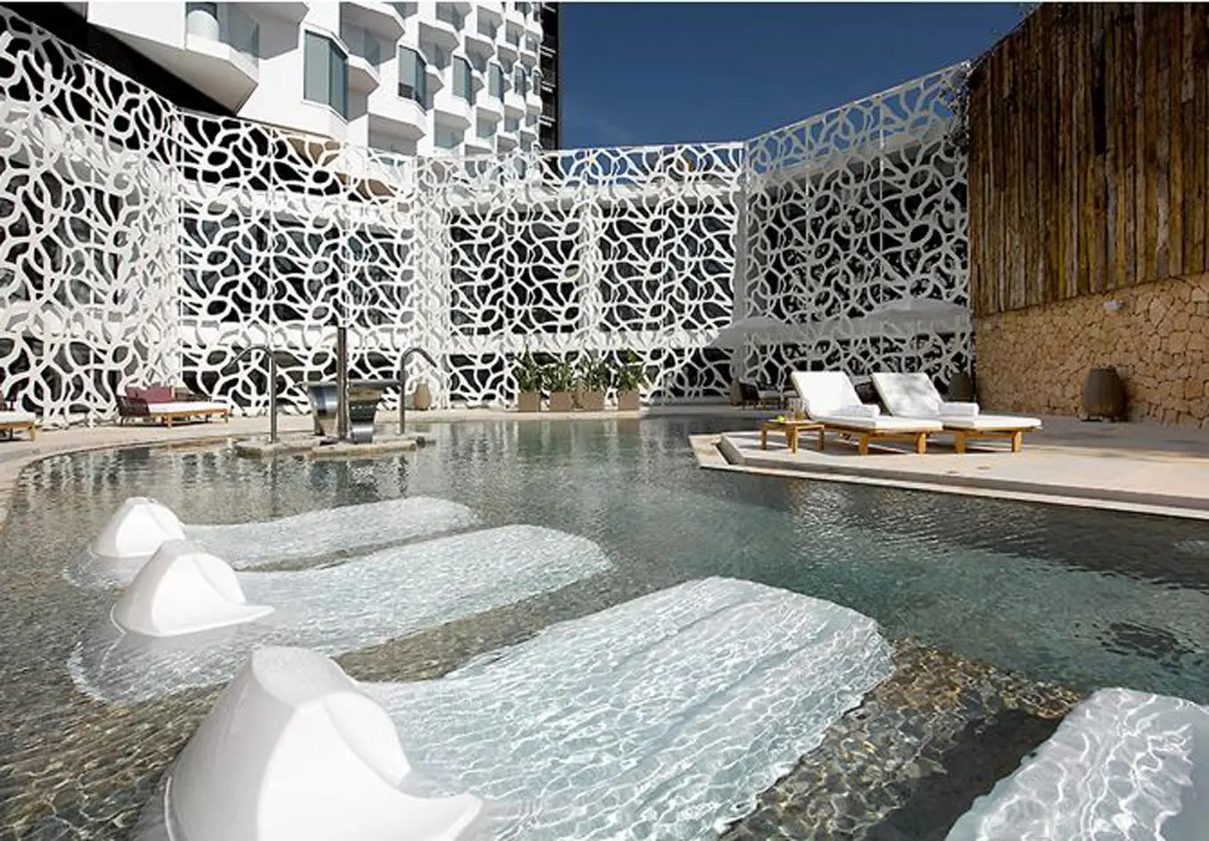 Arquitectura para la materia y el espíritu. Estudio b76, especialistas hoteleros