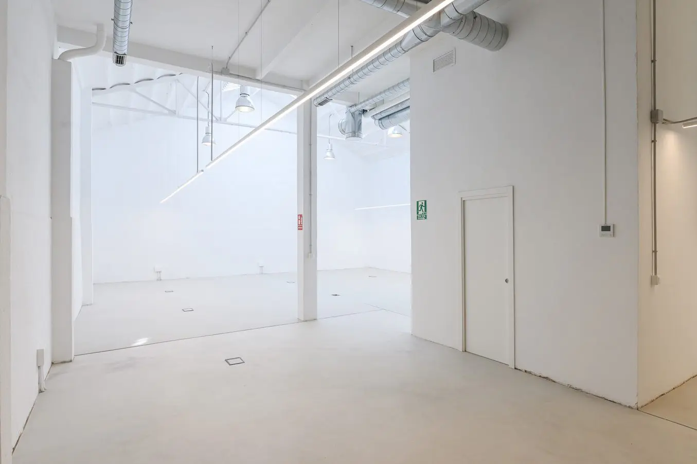 Nave industrial rehabilitada en Tetuán con cambio de uso. Estudio b76.