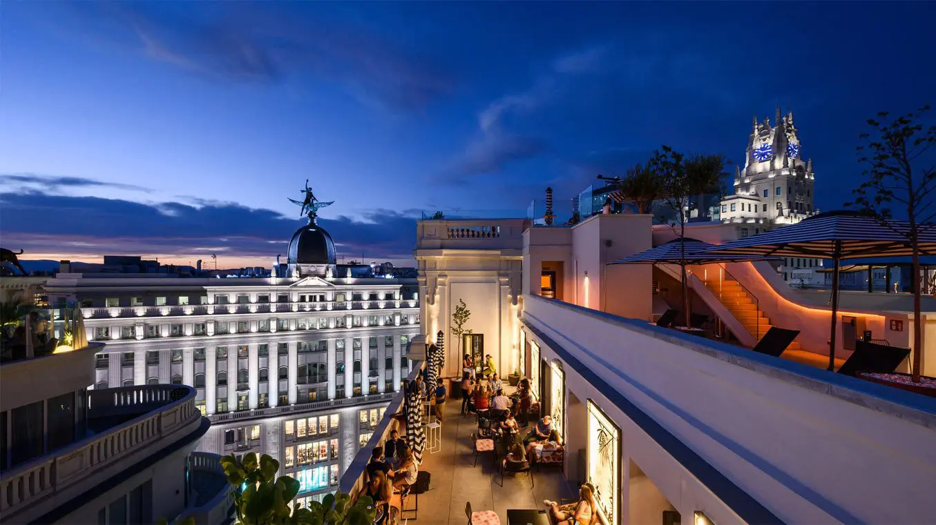 Estudio b76 Arquitectura Interior, Decoración y Equipamiento Hotel Pestana CR7 Gran Vía Madrid