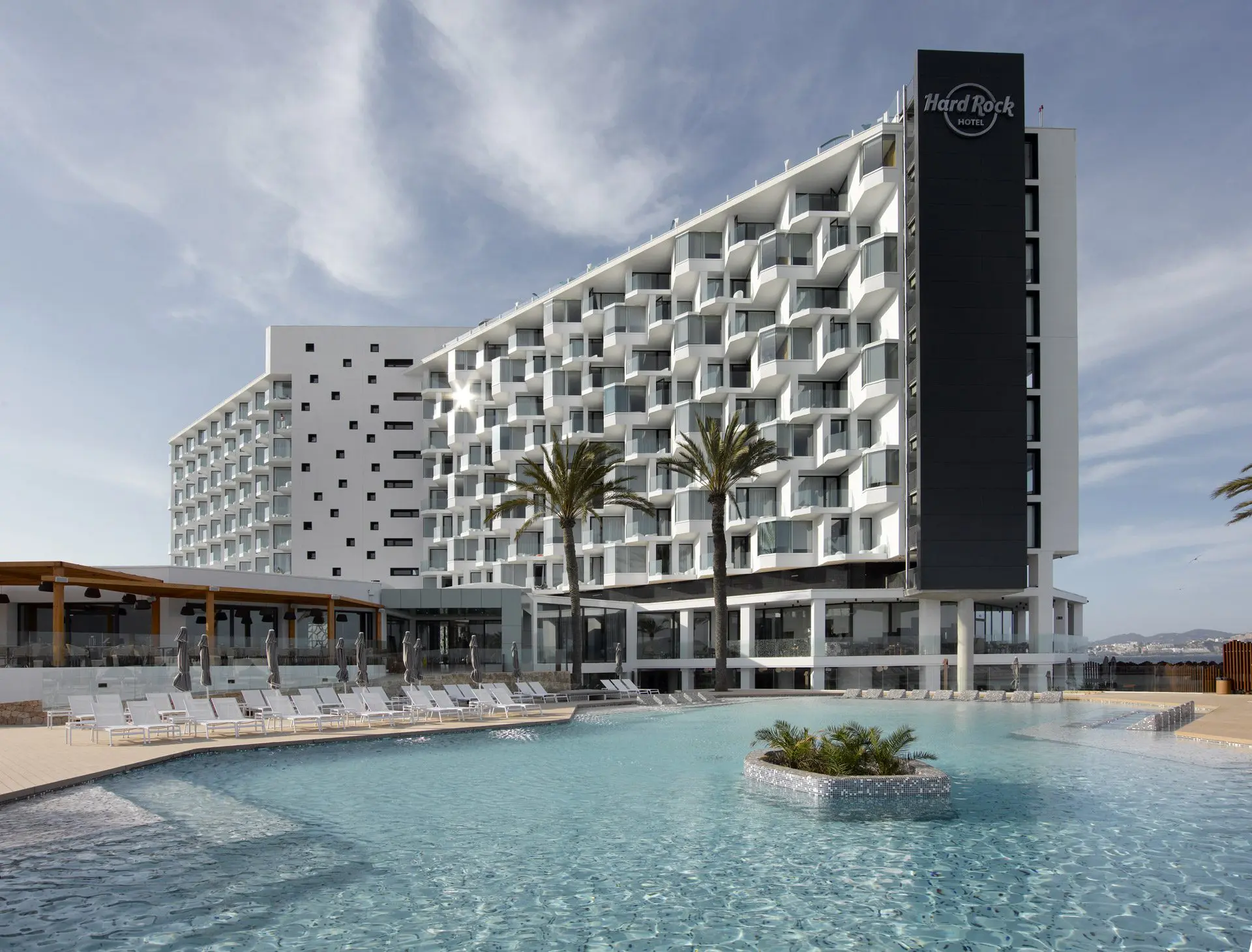 hotel, hotel de playa, palladium hotel group, Hard Rock Hoteles, Ibiza, estudio b76