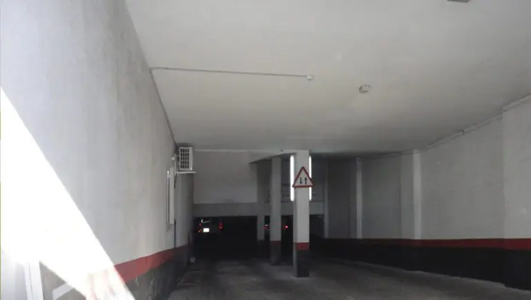 garaje, aparcamiento bonito, garaje con diseño, avenida de Brasil, garaje moderno, estudio b76