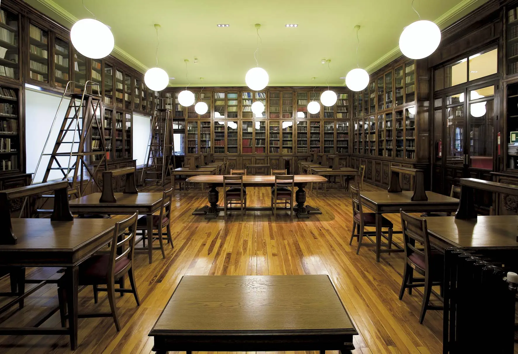 biblioteca, restauración, instituto geológico y minero de España, madrid, estudio b76