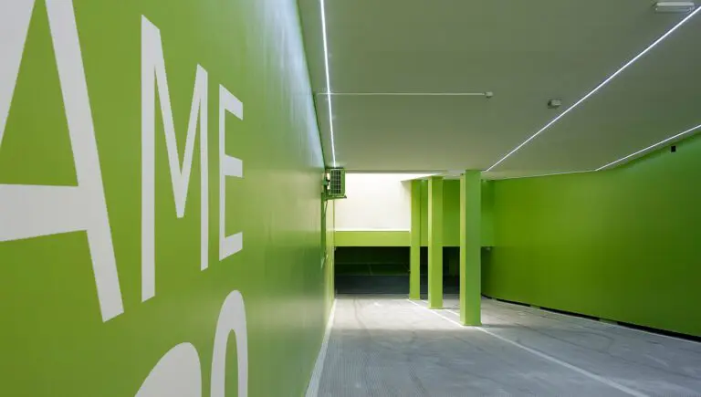 garaje, aparcamiento bonito, garaje con diseño, avenida de Brasil, garaje moderno, estudio b76