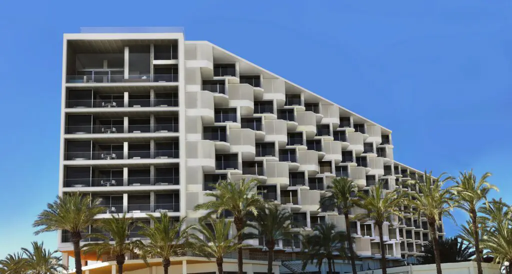 hotel, hotel de playa, palladium hotel group, Hard Rock Hoteles, Ibiza, estudio b76