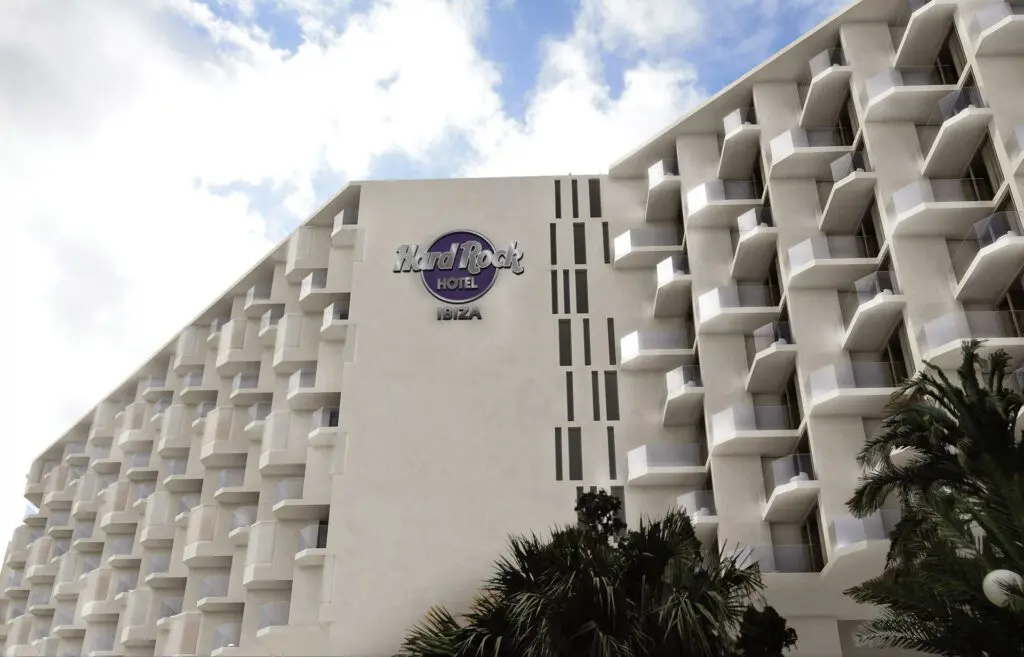 hotel, hotel de playa, palladium hotel group, Hard Rock Hoteles, Ibiza, estudio b76