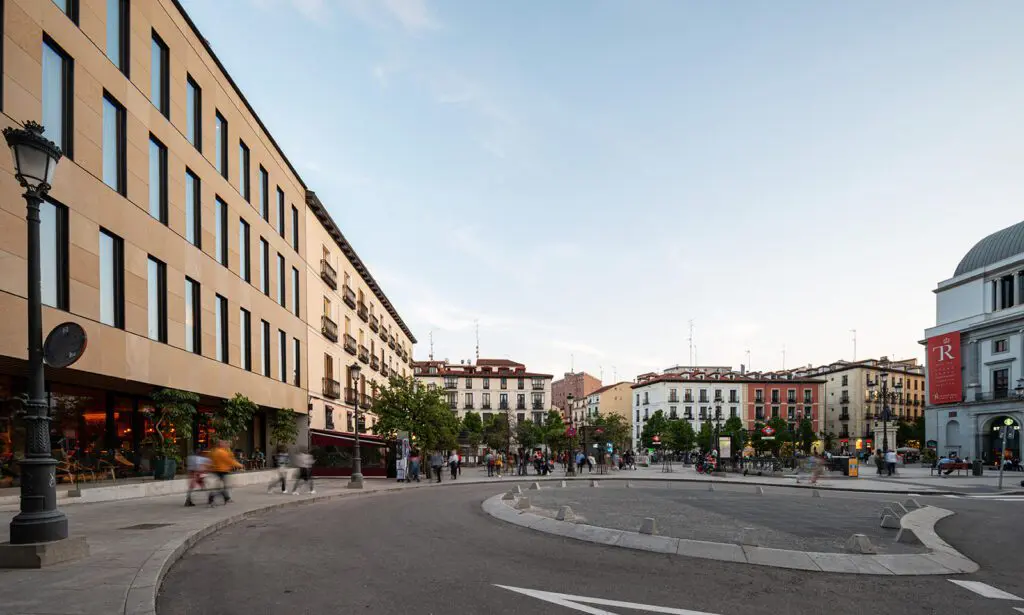 HOTEL OCEAN DRIVE MADRID. PLAZA DE ISABEL II